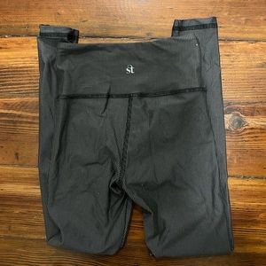 Strut this striped leggings